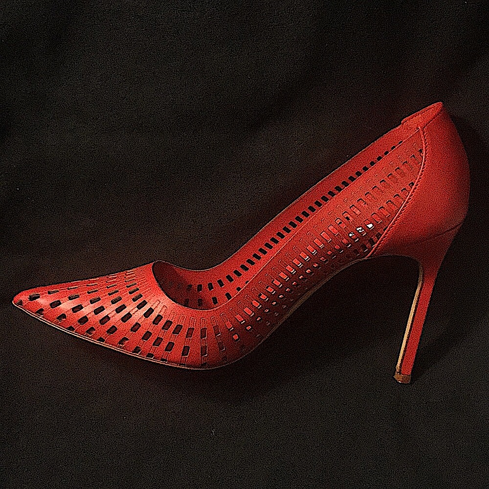 👠💥HOST PICK💥MANOLO BLAHNIK - LEATHER CUTOUT ACCENT PUMPS